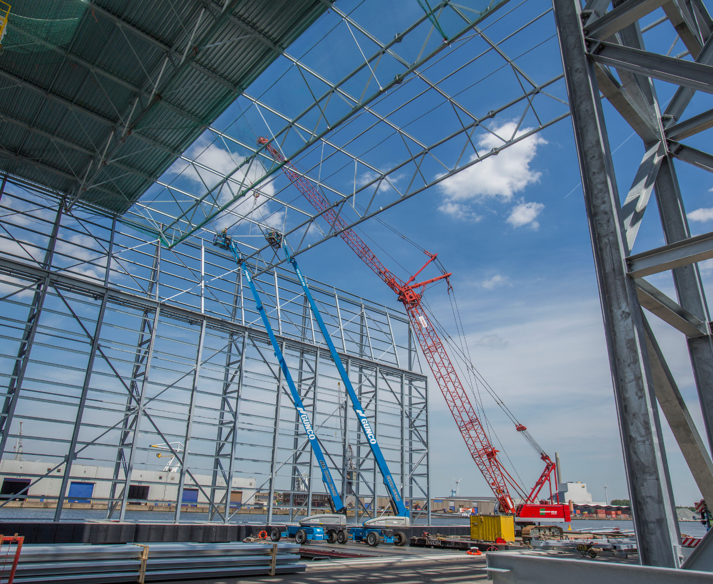 Fushun QUY90 rupskraan (3) Liebherr HS 8130 rupskraan