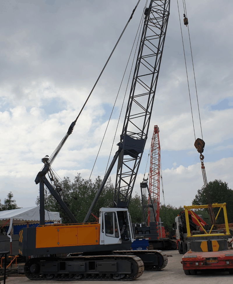 RB Cranes CH80 rupskraan op compacte bouwplaats in gebruik