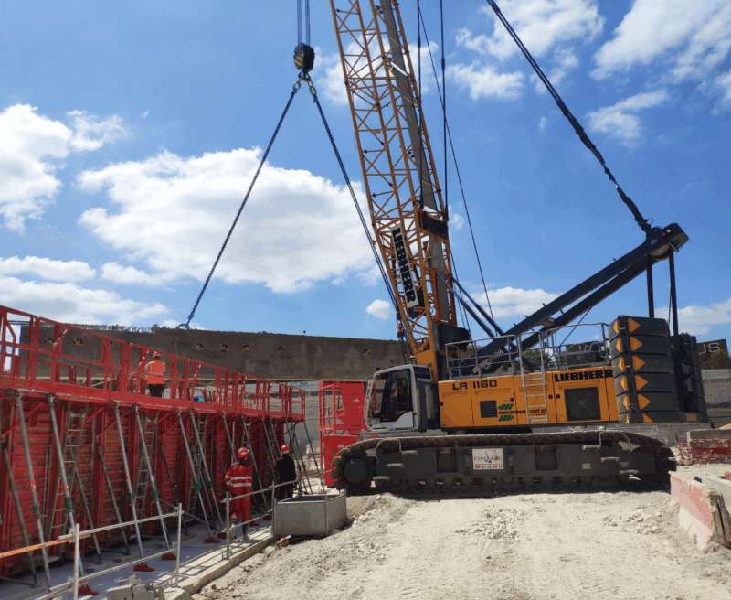 Liebherr LR 1160 rupskraan hijst zware lading