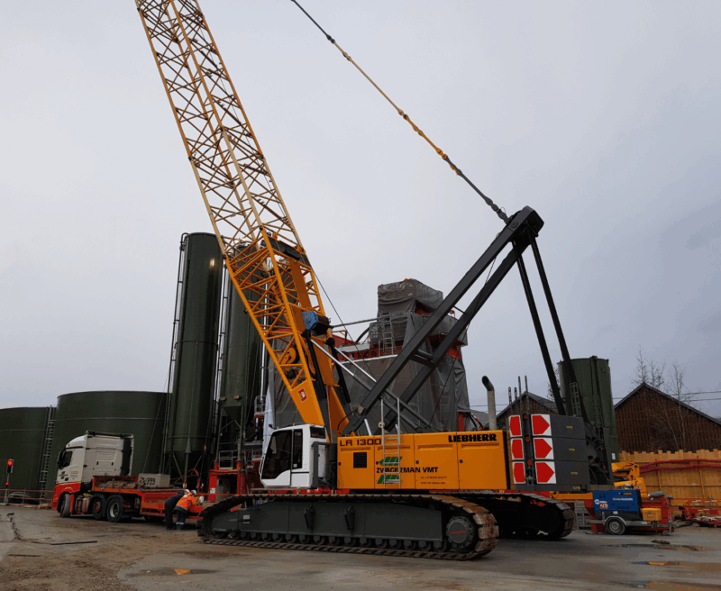 Liebherr LR 1300 rupskraan tilt zware constructiedelen op grote bouwplaats